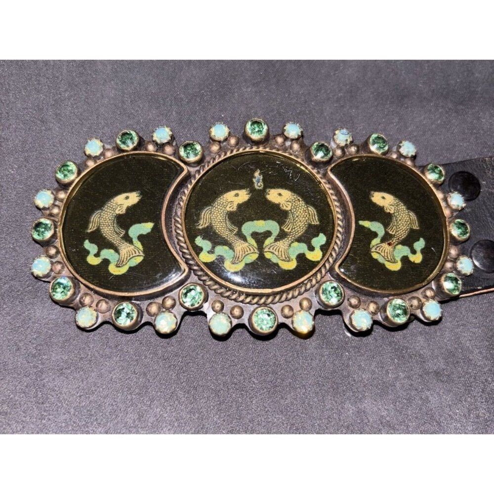 VTG 3 Circle Embellished Fish Belt Buckle w Leather Belt, 37” L x 1.5” W -Signed - Picture 4 of 6